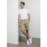 Men's shorts in khaki, featuring a button closure and pockets, styled with a white t-shirt and white sneakers.